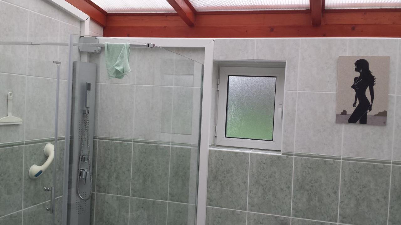 CHAMBRE PRIVEE AVEC SALON, garage voiture, vélos, motos Tourville-sur-Arques Exterior foto