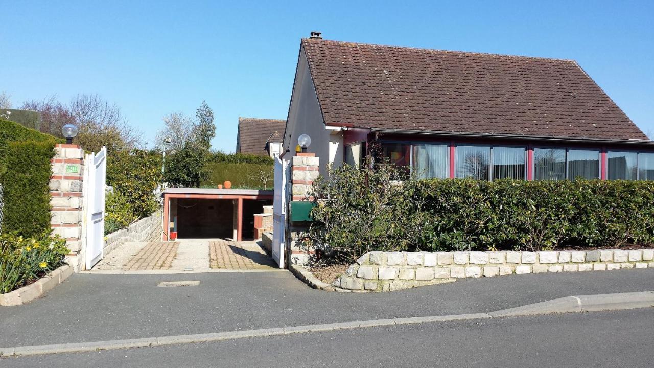CHAMBRE PRIVEE AVEC SALON, garage voiture, vélos, motos Tourville-sur-Arques Exterior foto