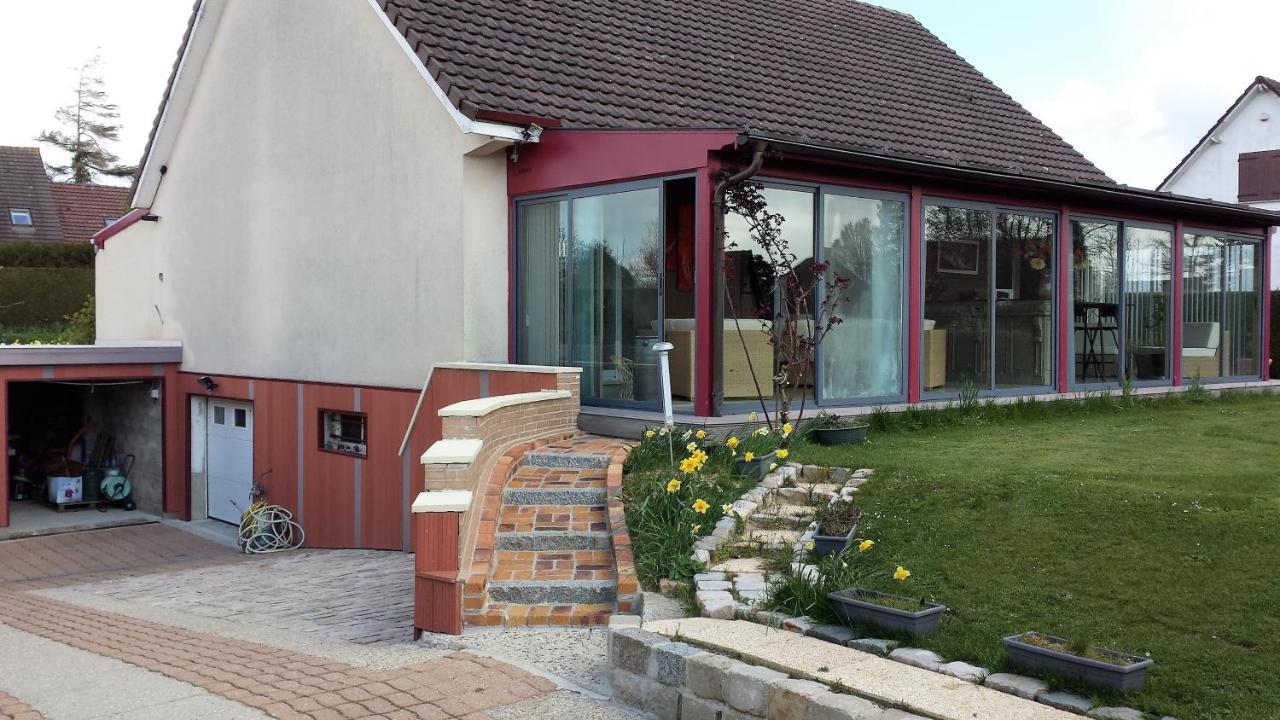 CHAMBRE PRIVEE AVEC SALON, garage voiture, vélos, motos Tourville-sur-Arques Exterior foto
