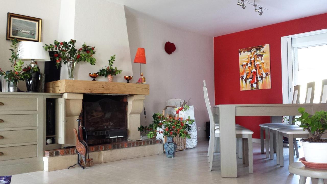 CHAMBRE PRIVEE AVEC SALON, garage voiture, vélos, motos Tourville-sur-Arques Exterior foto