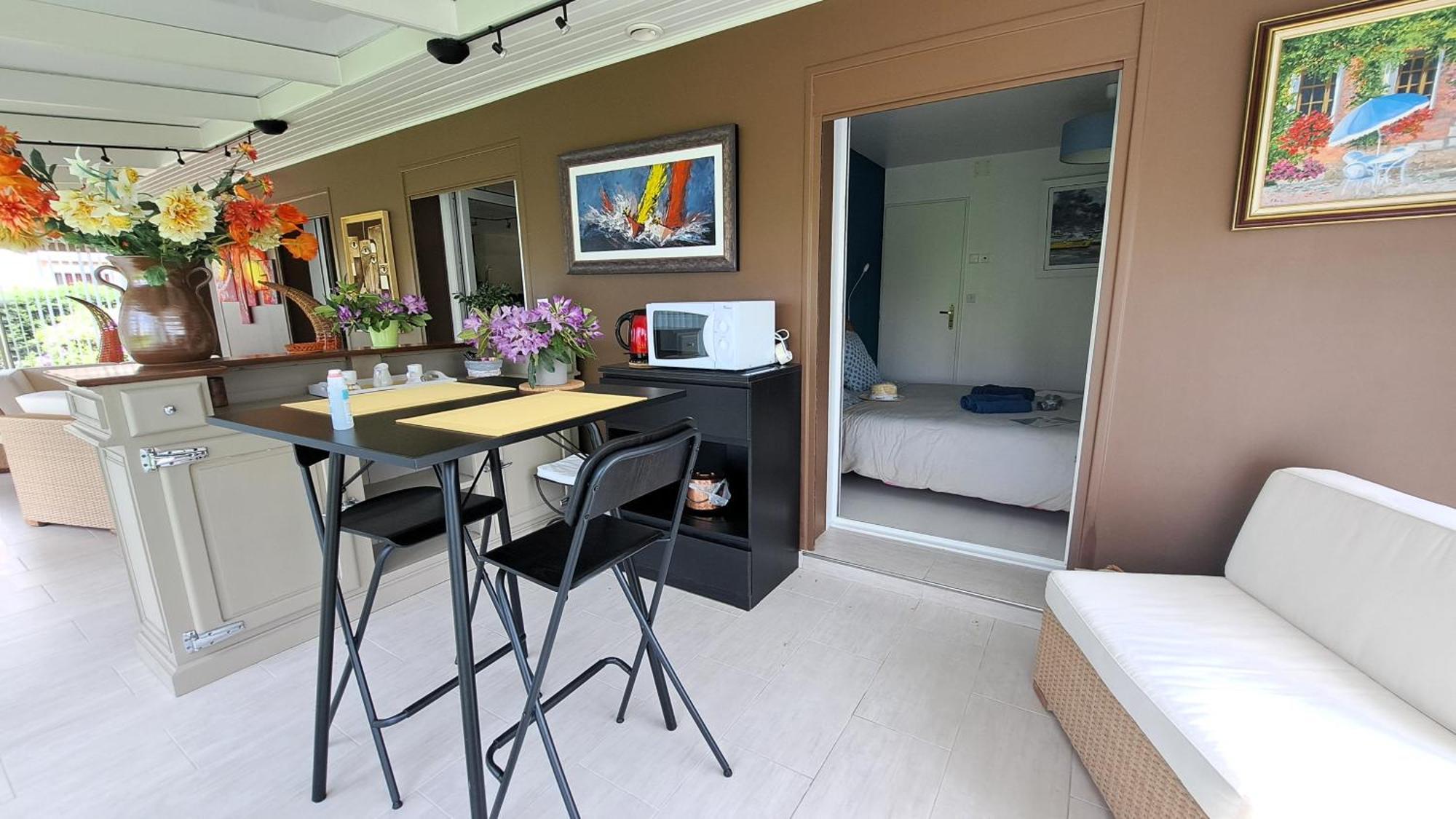 CHAMBRE PRIVEE AVEC SALON, garage voiture, vélos, motos Tourville-sur-Arques Exterior foto